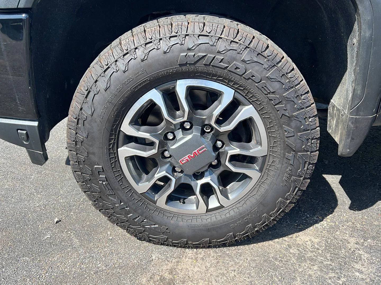 Used 2021 Onyx Black GMC AT4 image 24
