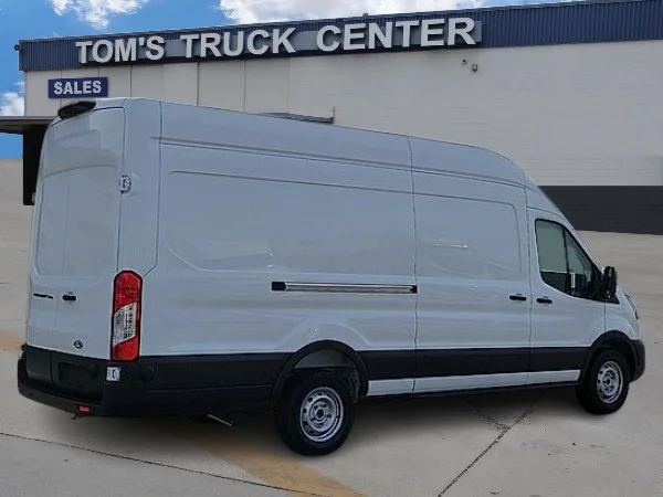 New 2026 OXFORD WHITE Ford  image 3