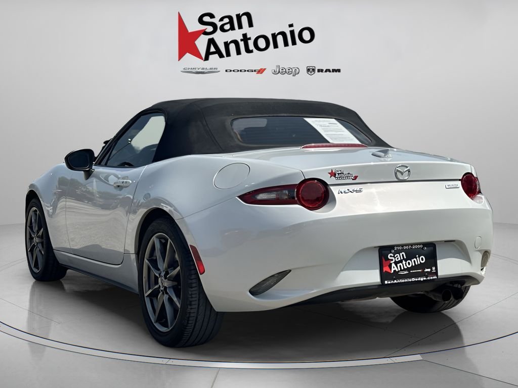 Used 2016 White Mazda Grand Touring image 11