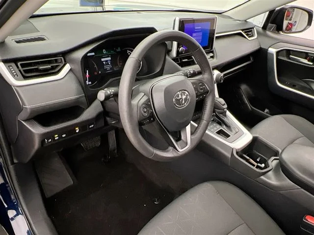 2024 Toyota RAV4 XLE - Photo 7