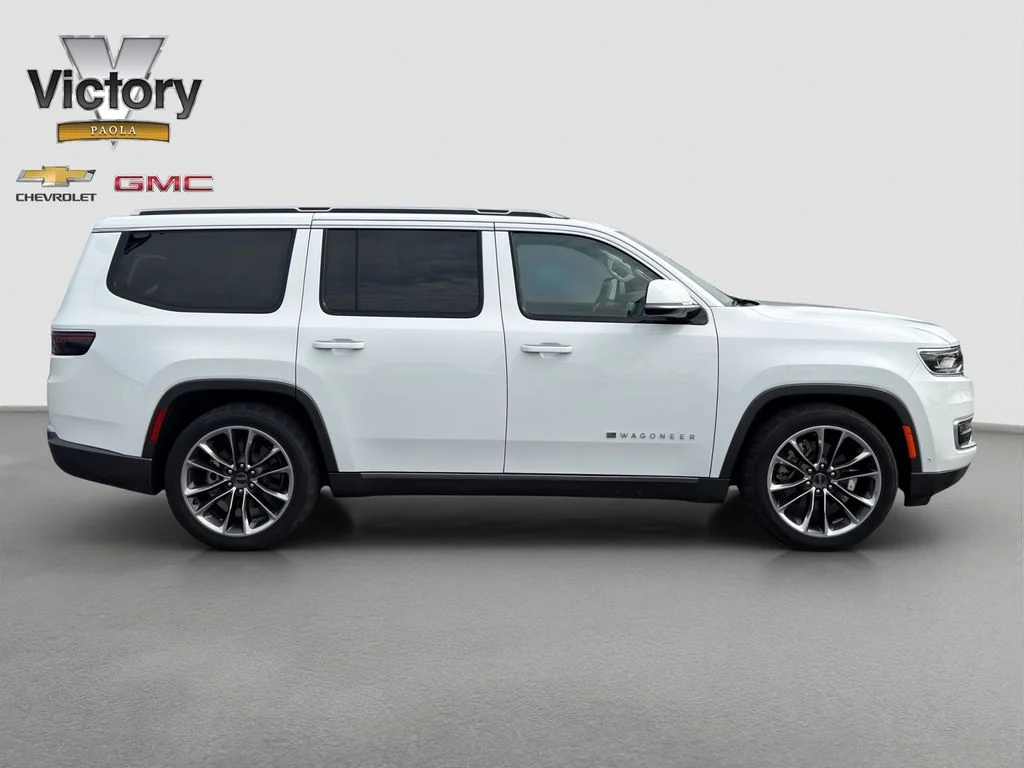 Used 2022 White Jeep Series III image 7