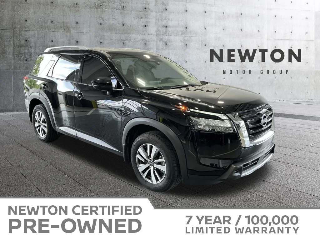 2025 Nissan Pathfinder SL 2WD's photo