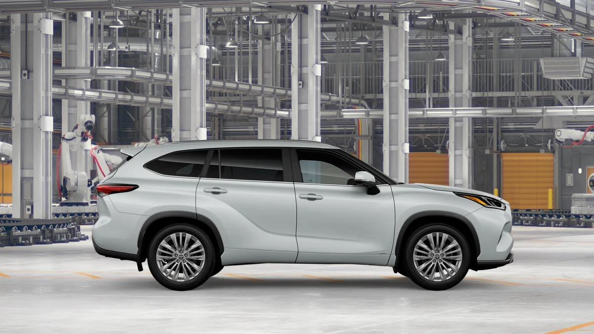 New 2026 Wind Chill Pearl Toyota Hybrid Platinum image 12