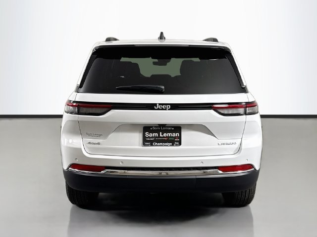 New 2027 Bright White Clear-Coat Paint Jeep Laredo X image 6