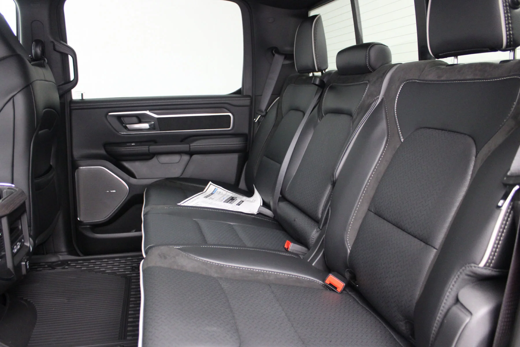 2026 RAM 1500 Laramie - Photo 19