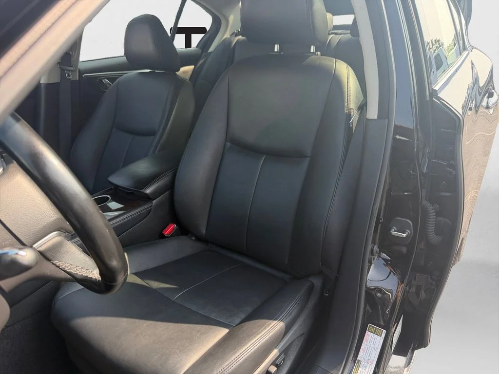 Used 2018 Black INFINITI 3.0t LUXE image 25