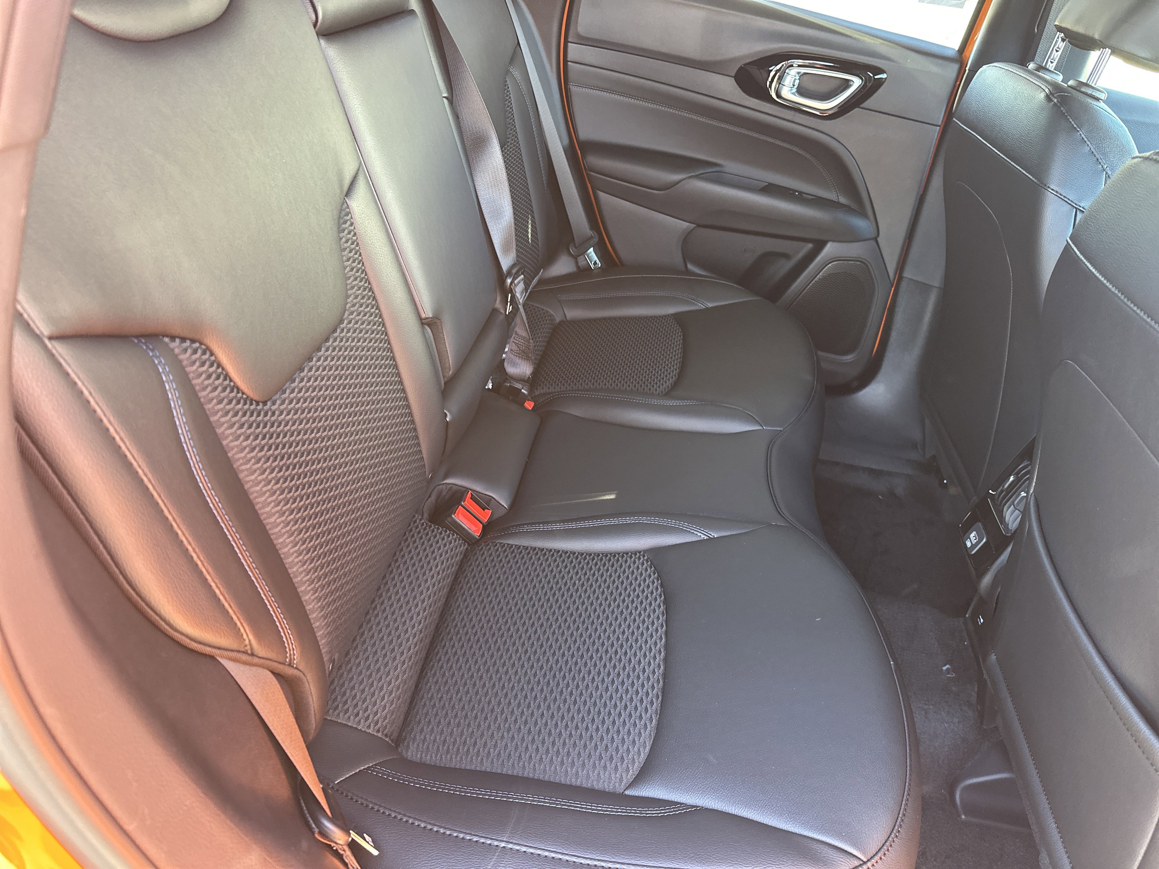 New 2026 Joose (DISC) Jeep Latitude Altitude image 16