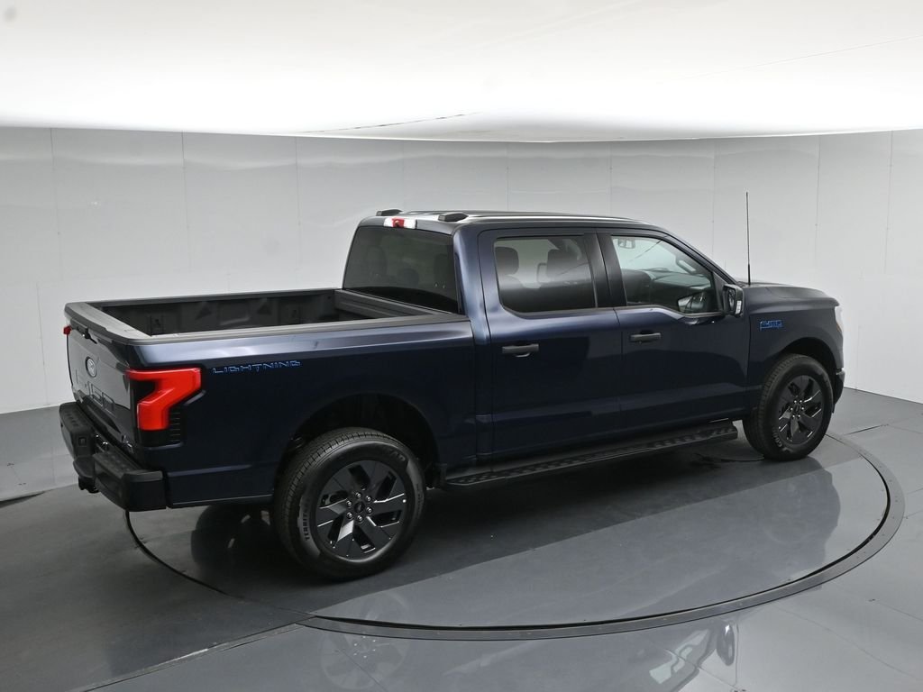 Used 2024 Blue Ford XLT image 43