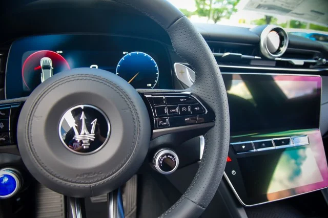 Used 2024 Blu Intenso Metallic Maserati GT image 30