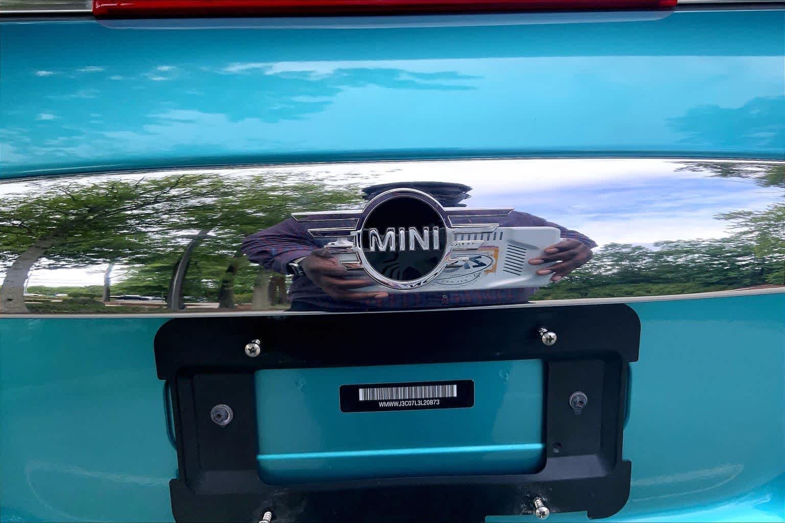 Used 2020 Caribbean Aqua Metallic MINI Cooper image 30