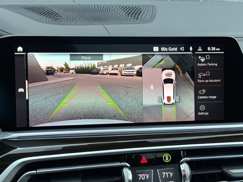 Used 2019 White Metallic BMW xDrive40i image 28