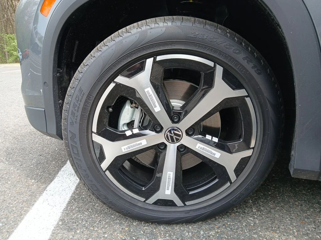 New 2026 Silver Volkswagen 2.0T SE image 26