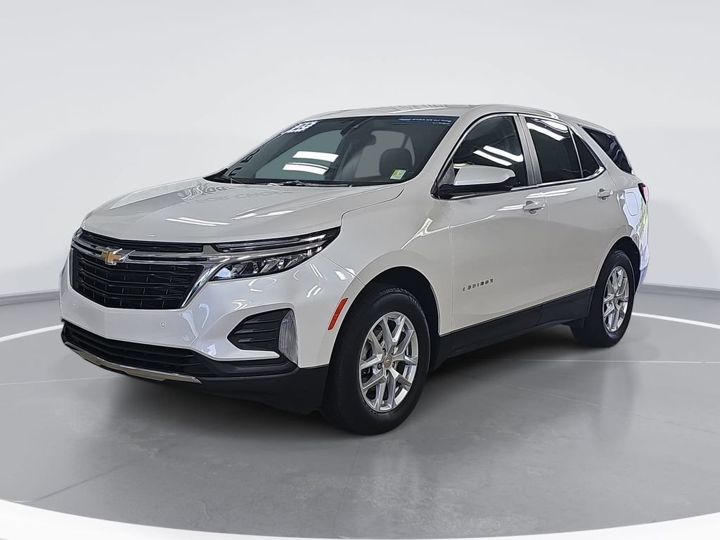 Used 2023 Iridescent Pearl Tricoat Chevrolet LT image 9