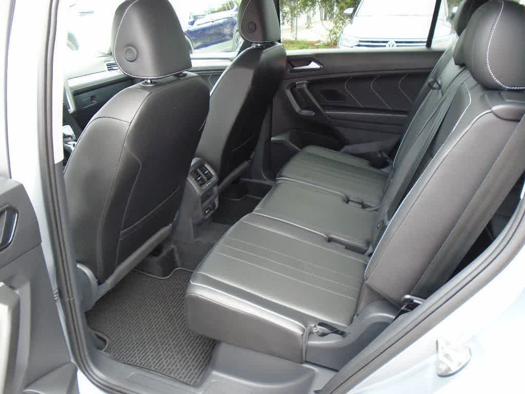 Used 2024 Pyrite Silver Metallic Volkswagen SE image 7