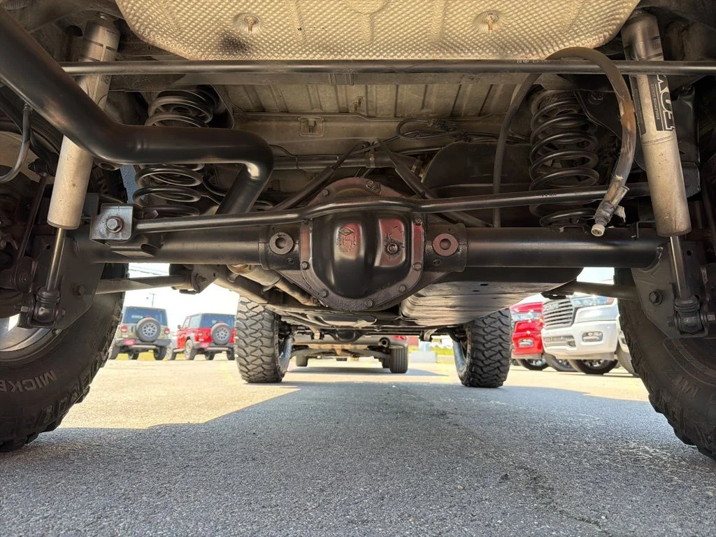 Used 2014 White Jeep Unlimited Sahara image 18