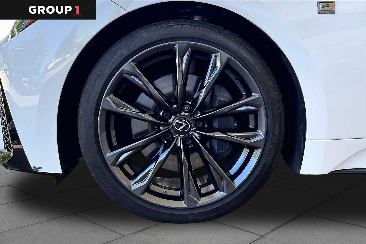 Certified Used 2025 ULTRA WHITE Lexus F SPORT Design image 10