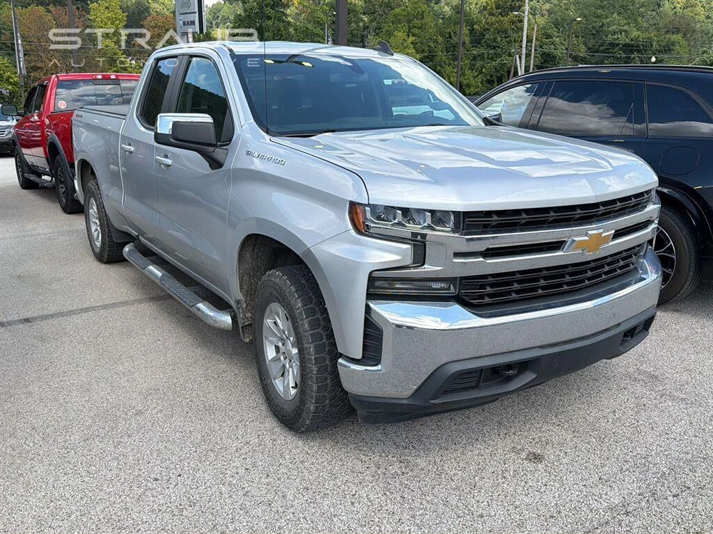 Used 2019 Silver Ice Metallic Chevrolet LT image 4