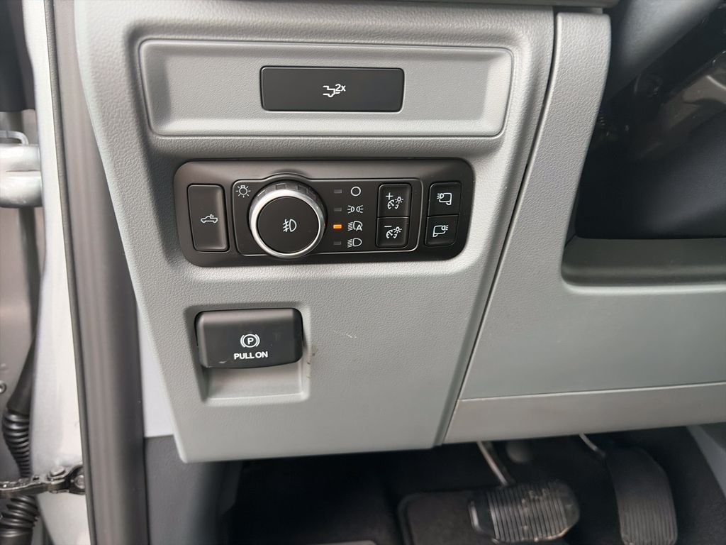 New 2026 Iconic Silver Metallic Ford XLT image 11