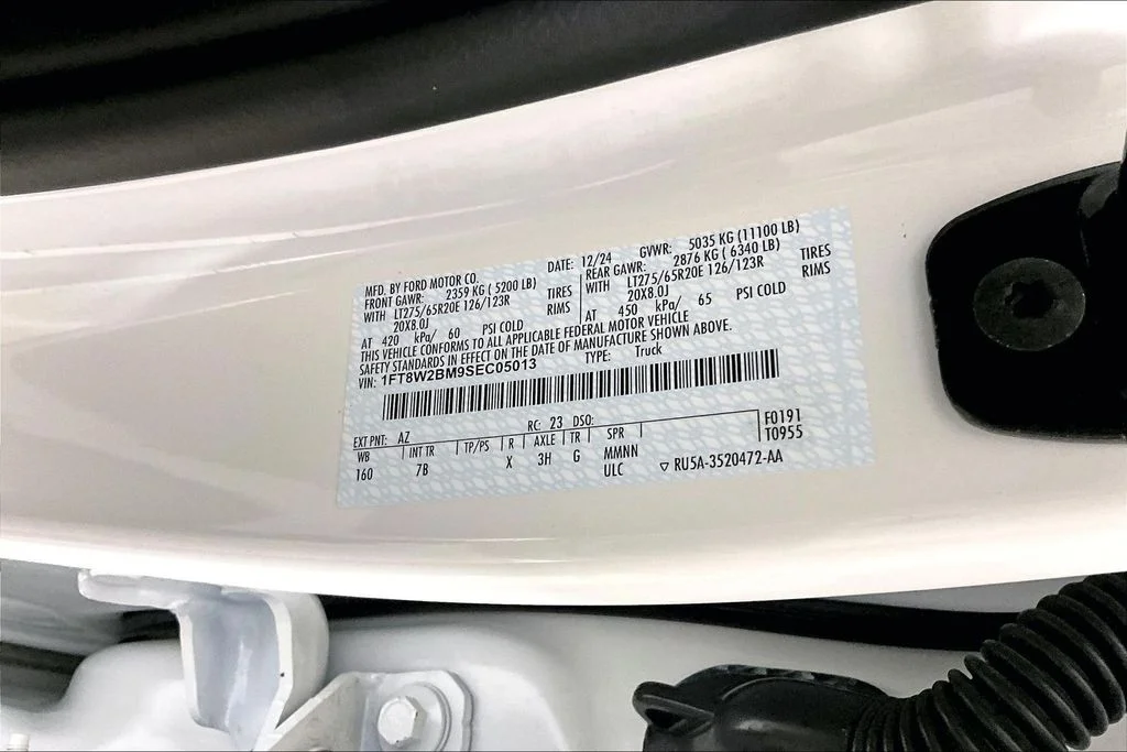 Used 2025 White Metallic Ford Platinum image 26