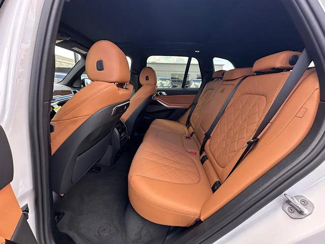 New 2026 Mineral White Metallic BMW xDrive50e image 5
