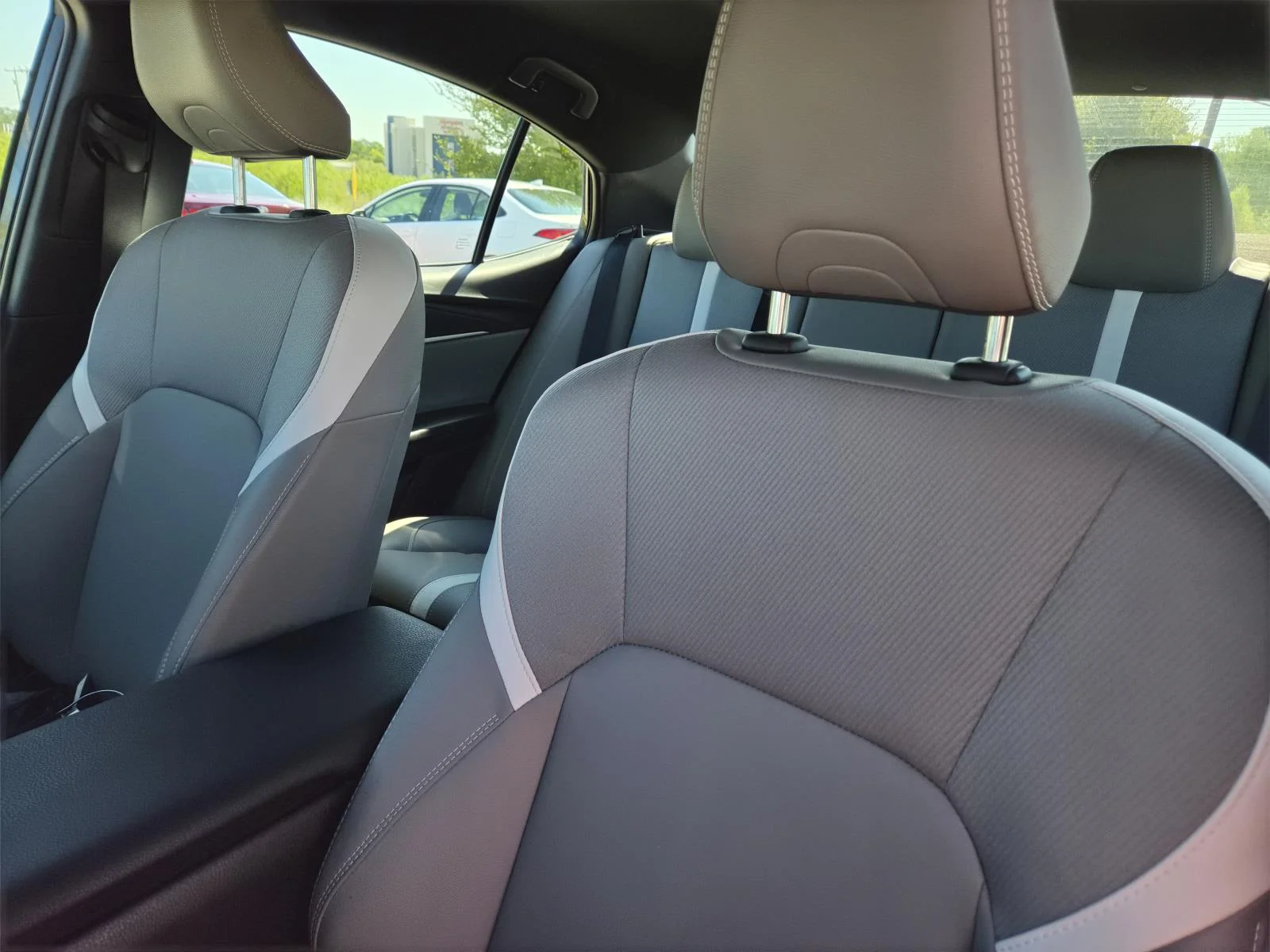 Used 2025 Gray Toyota SE (Natl) image 25