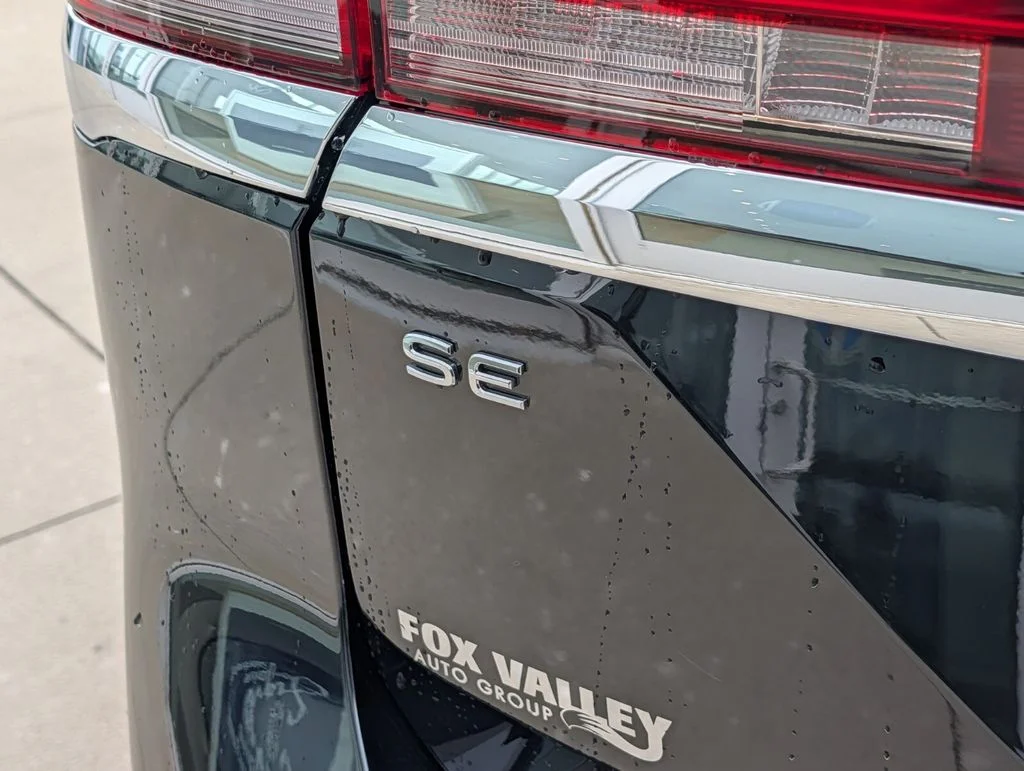 New 2026 Black Volkswagen 2.0T SE w/Technology image 5