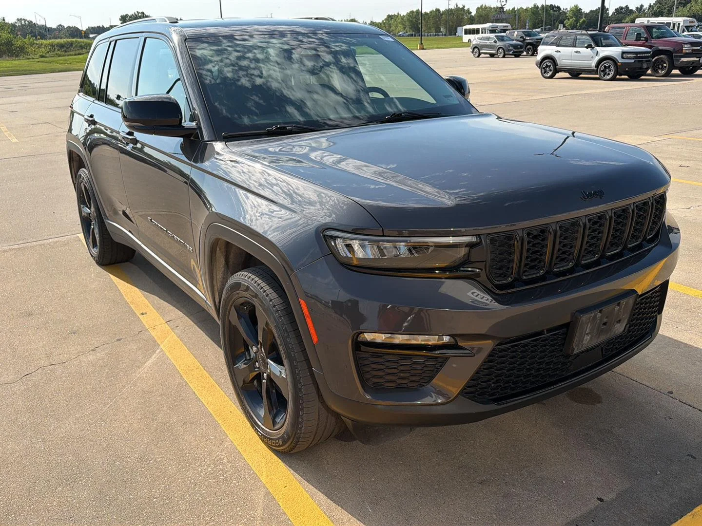 Used 2023 Jeep Grand Cherokee Limited with VIN 1C4RJHBG9PC561433 for sale in Kansas City