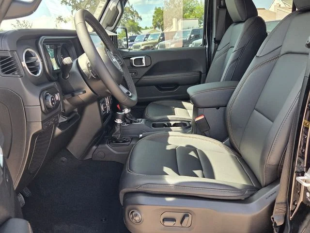 New 2026 Black Clear-Coat Exterior Paint Jeep Sahara image 14