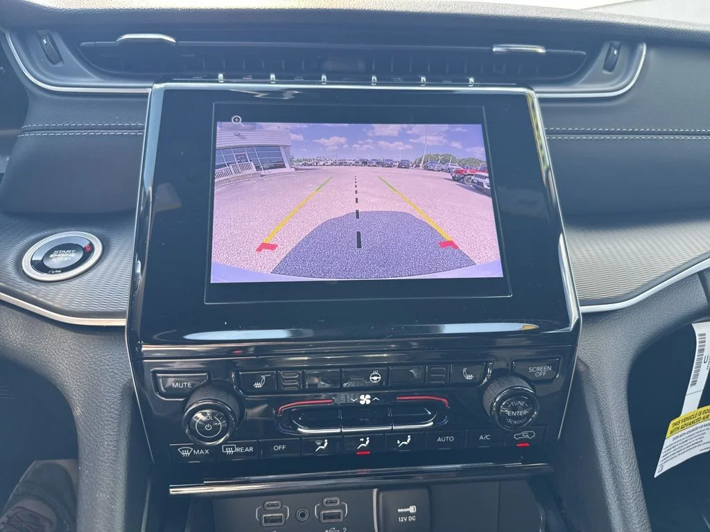 Used 2025 White Jeep Altitude X image 18