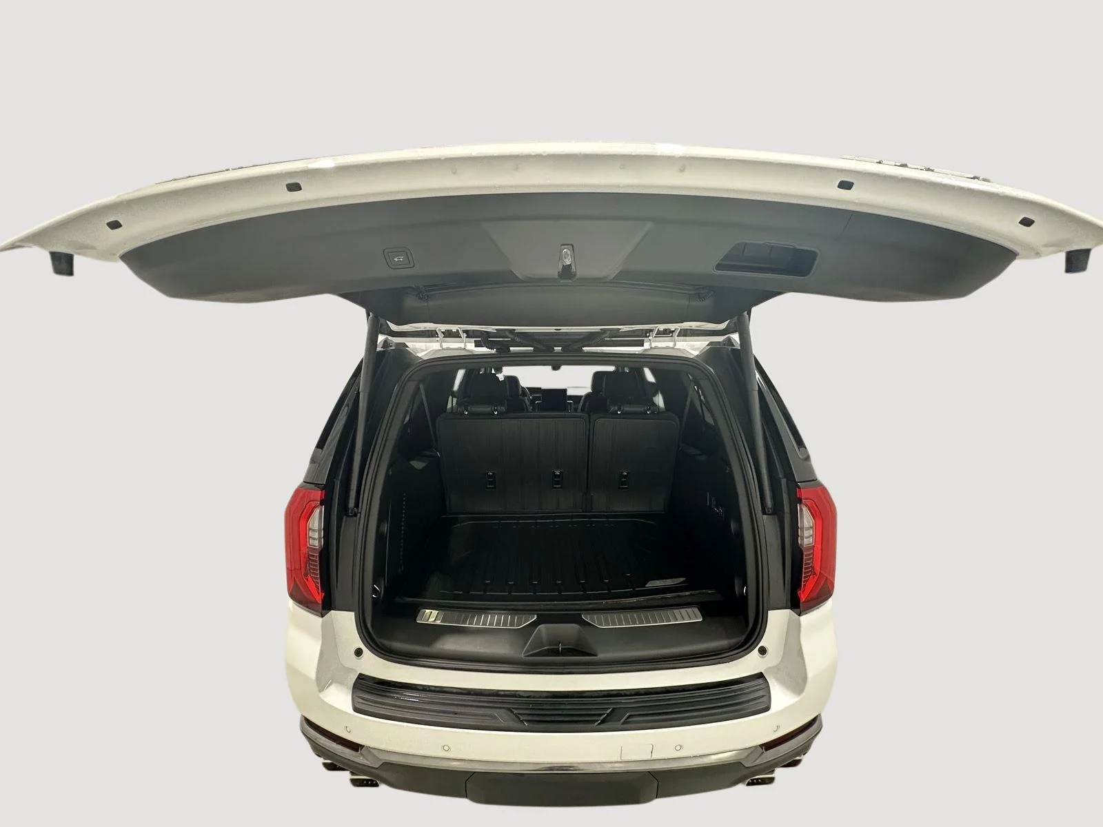 Used 2026 Summit White GMC AT4 image 25