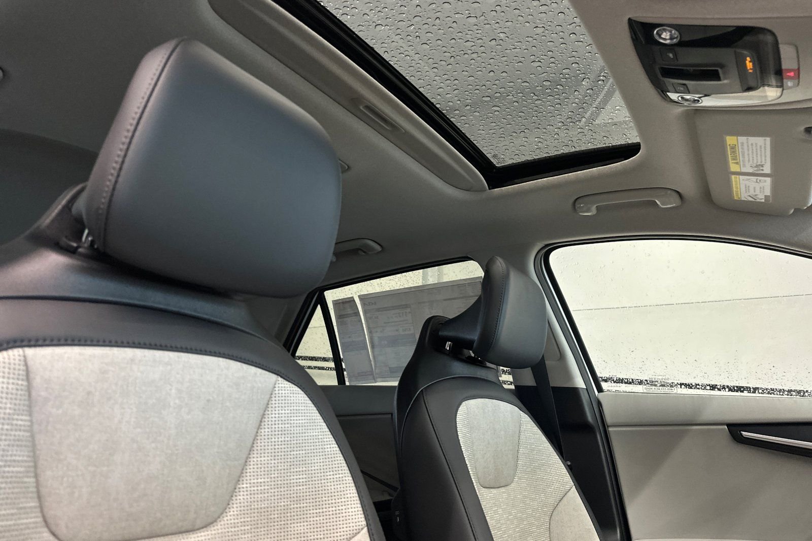 New 2026 Snow White Pearl Kia WAVE image 13