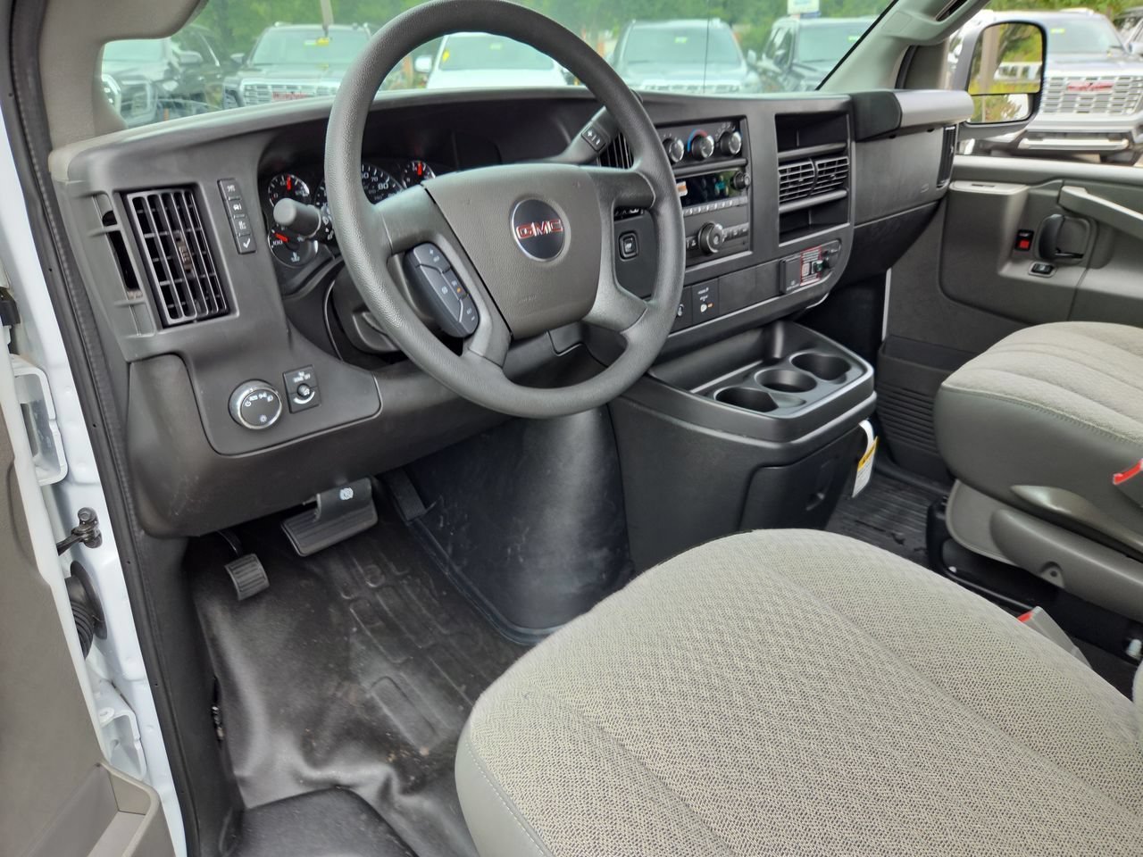 2026 GMC Savana Cargo Work Van - Photo 10