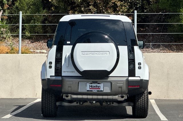 New 2026 Fuji White Land Rover S image 4