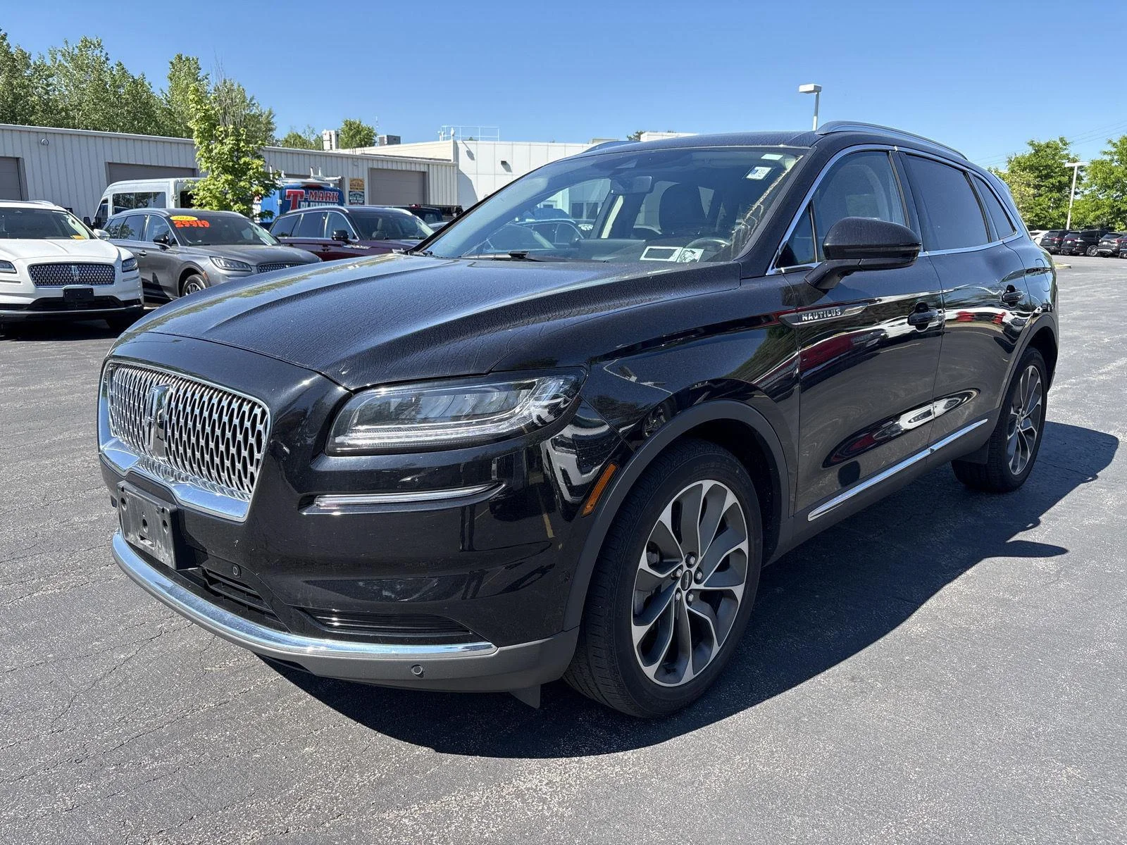 Used 2023 Infinite Black Metallic Clearcoat Lincoln Reserve image 3