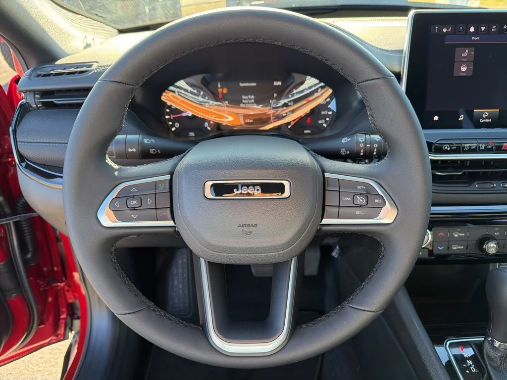 New 2026 Red Hot Pearl-Coat Exterior Paint Jeep Latitude image 43