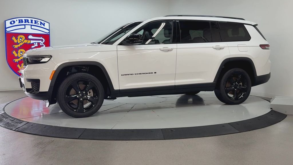 Used 2023 Bright White Clearcoat Jeep Altitude image 8