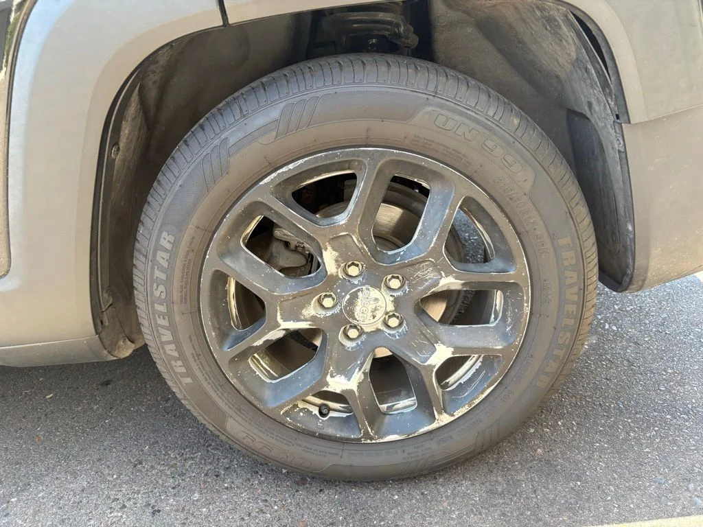 Used 2017 Black Jeep Latitude image 4