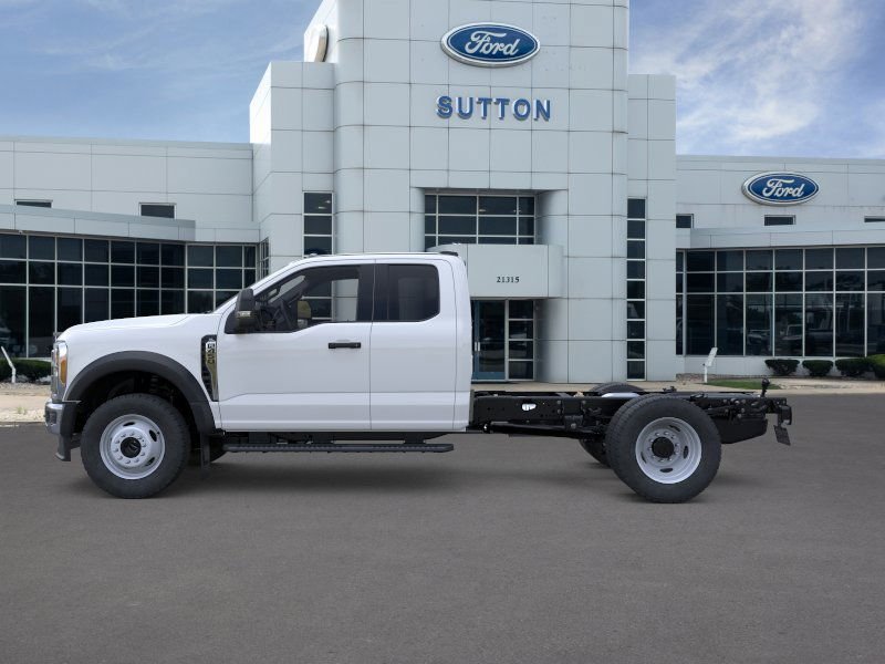New 2026 Oxford White Ford F-450® XL image 36