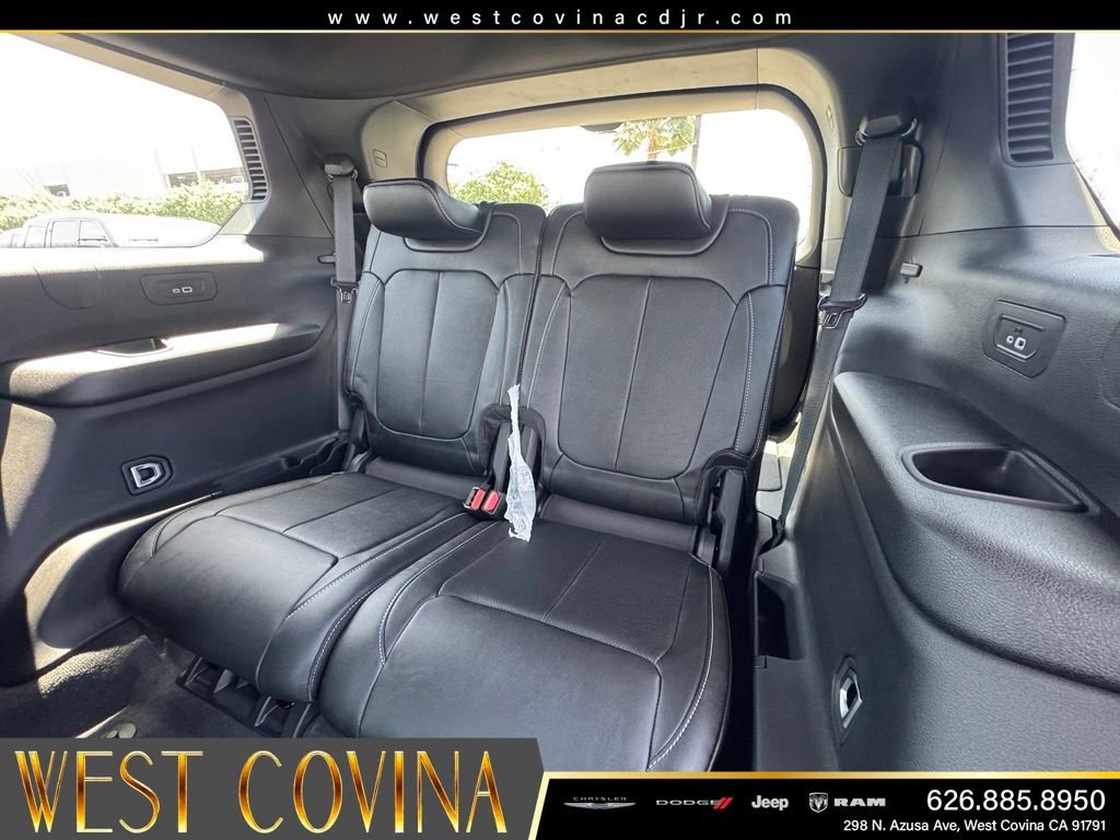 New 2026 Baltic Gray Metallic Clear-Coat Exterior Paint Jeep Limited Reserve image 31