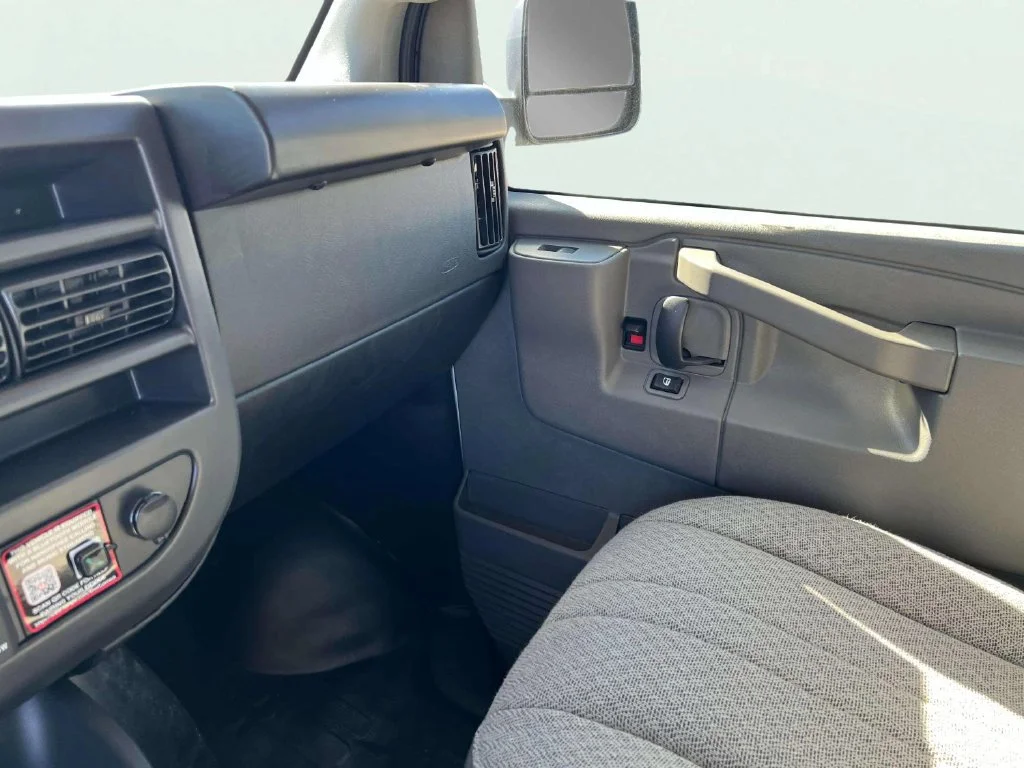 2026 Chevrolet Express Cargo Work Van - Photo 19