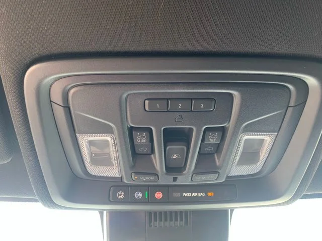Used 2026 White GMC AT4 image 34