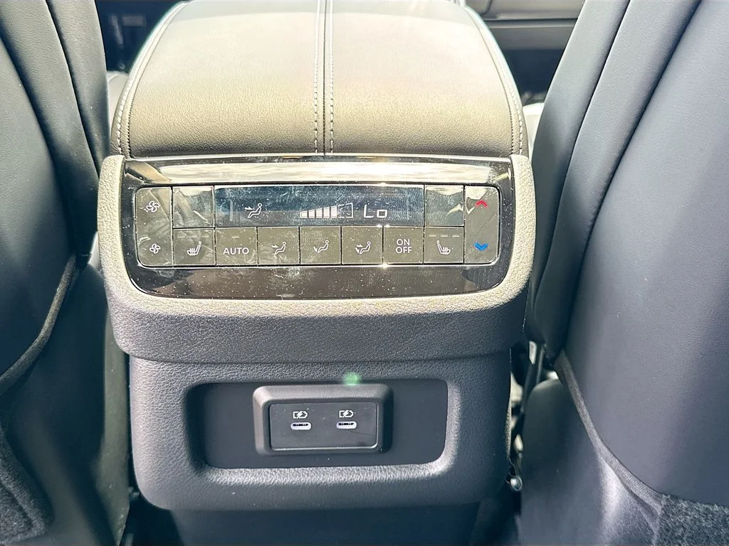 New 2027 MINERAL BLACK INFINITI Luxe FWD image 27
