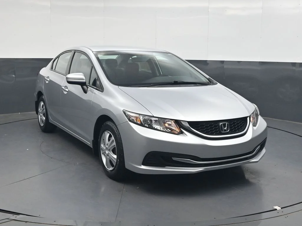 Used 2015 Silver Honda LX image 2