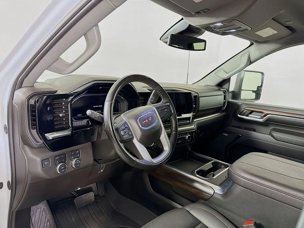 2024 GMC Sierra 3500HD SLT - Photo 10