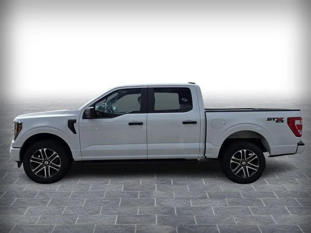 Used 2023 White Ford XL image 3
