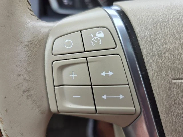Used 2017 Silver Volvo T5 Inscription image 22