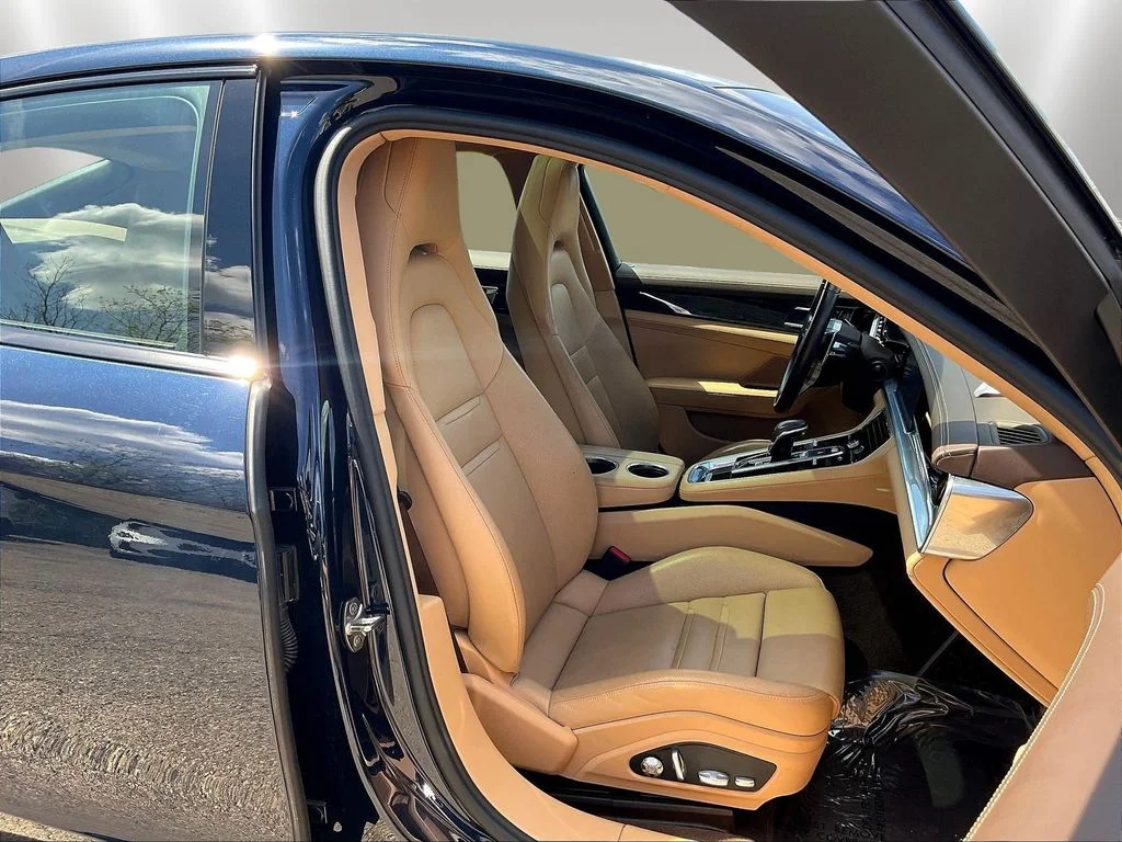 Used 2020  Porsche 4S image 29