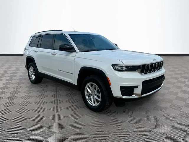 New 2026 Bright White Clear-Coat Exterior Paint Jeep Laredo image 1