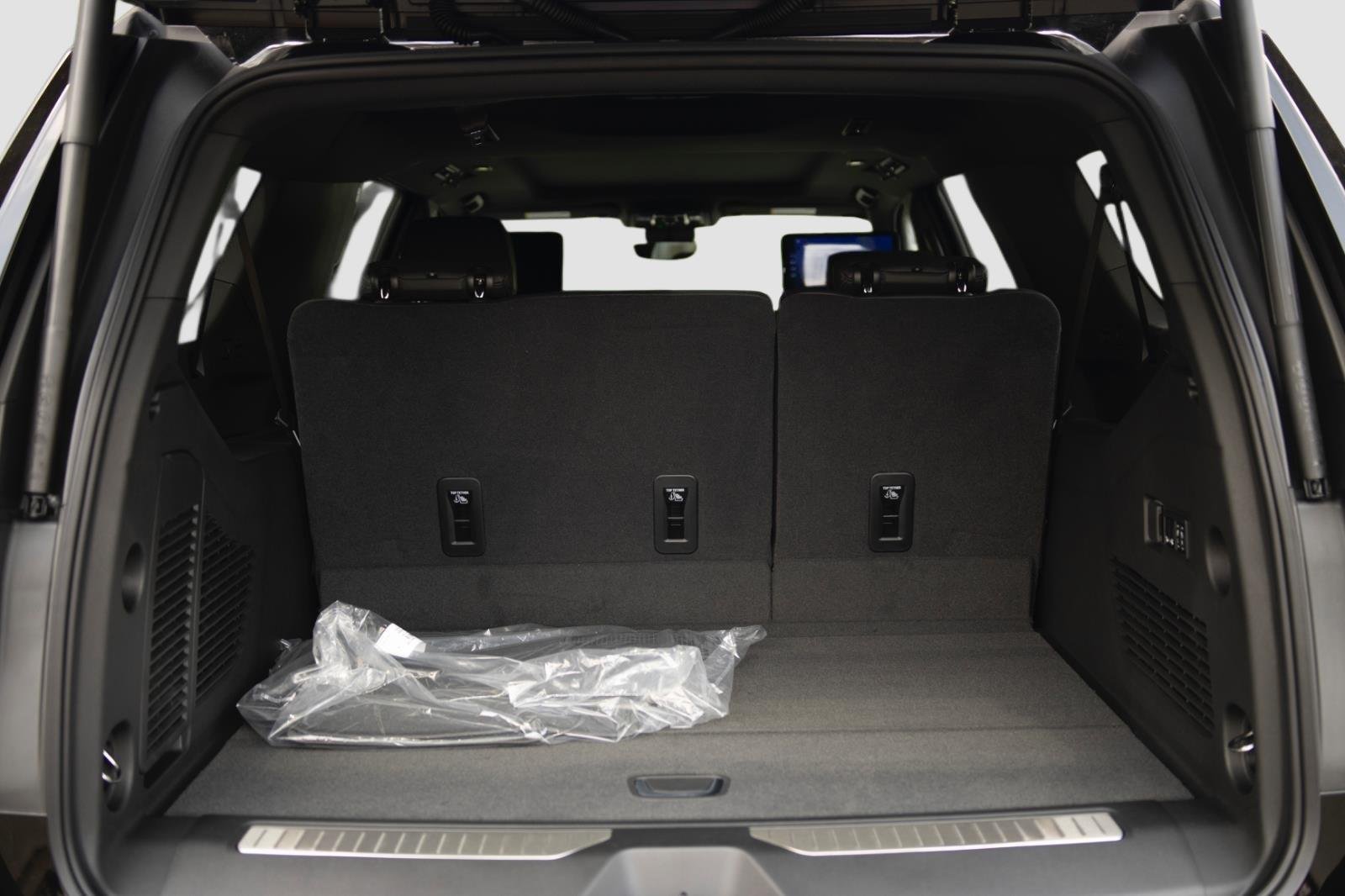 2026 Chevrolet Suburban High Country - Photo 7
