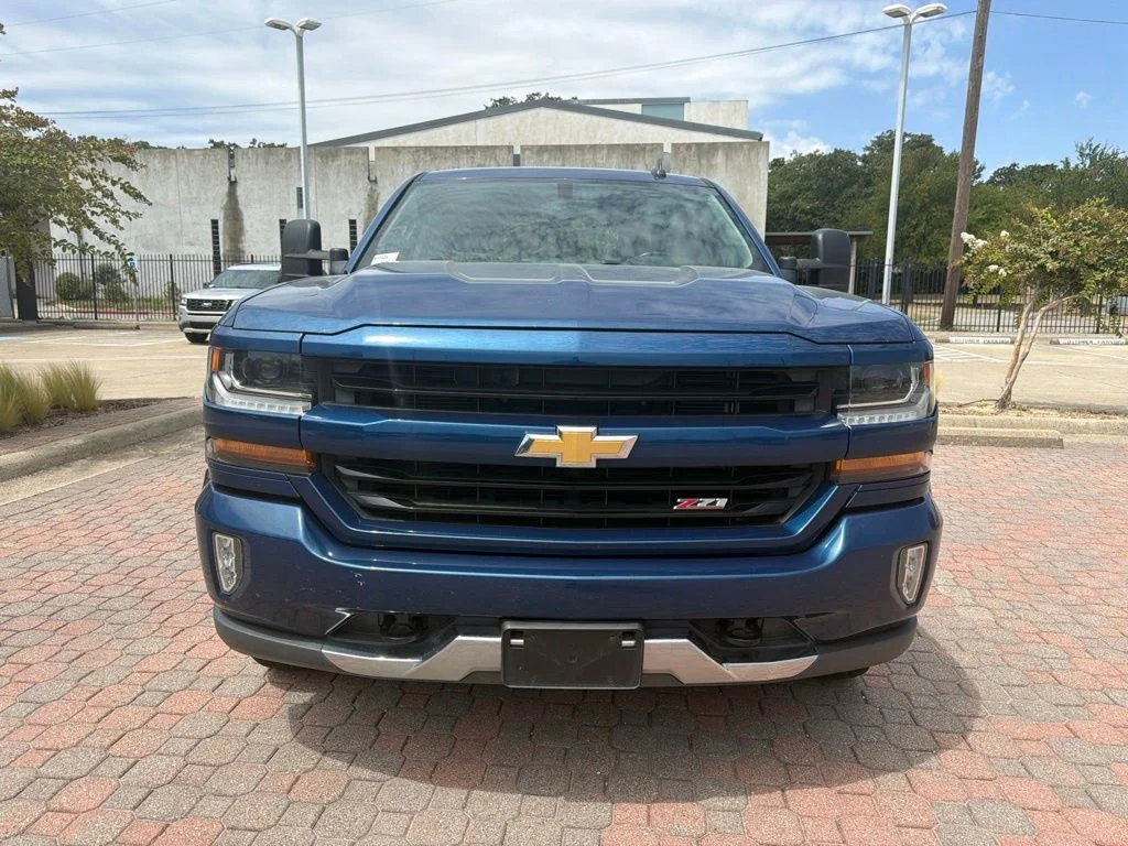 Used 2018 Blue Chevrolet LT image 2
